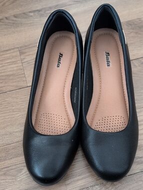 Women's Black Leatherette Ballet Flats
